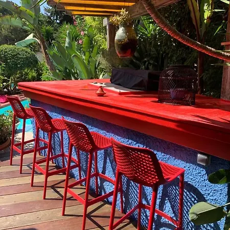 La Bali: Beachfront Oasis With Cascading Pool Six-Fours-les-Plages