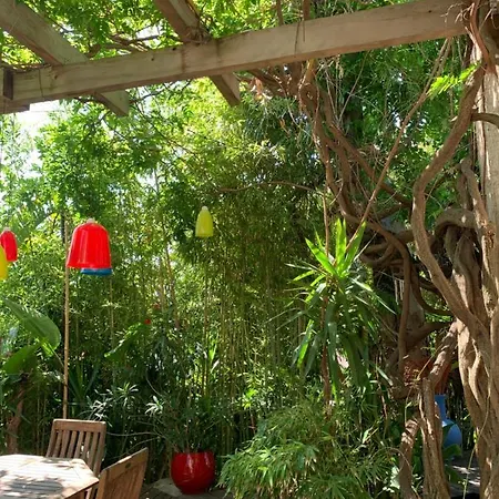 Villa La Bali: Beachfront Oasis With Cascading Pool *
